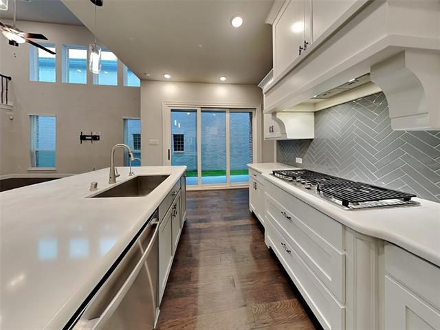 Photo - 6830 Colonnade Dr