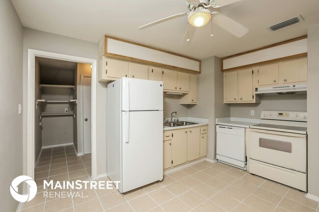 Photo - 818 Wedgewood Dr