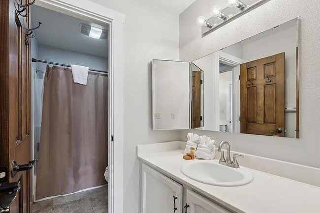 Photo - 2025 Canyons Resort Dr Unidad B2