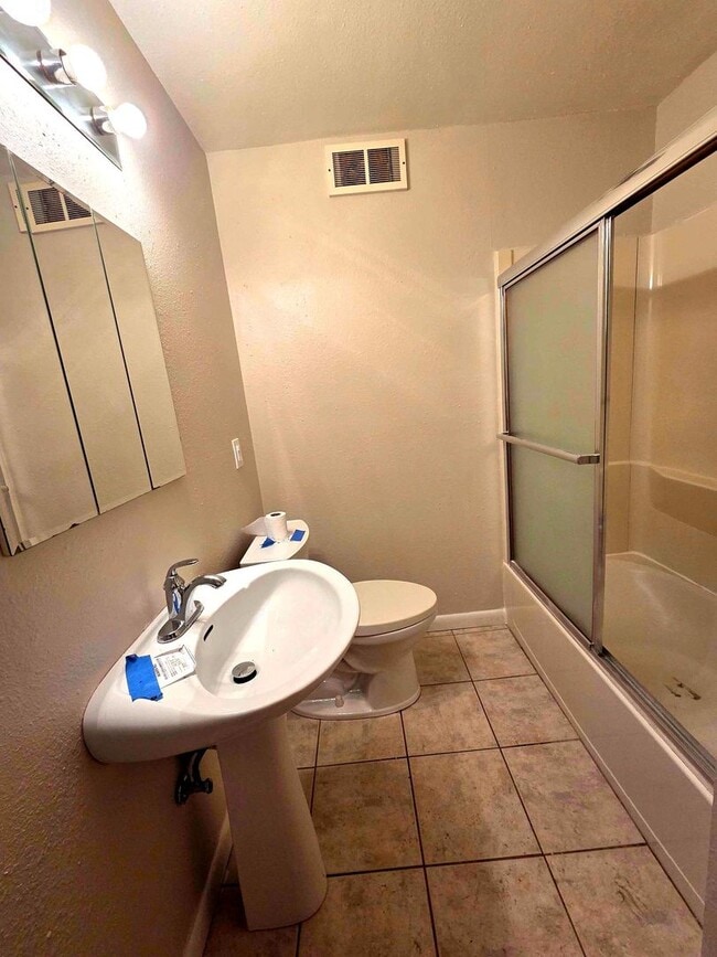 Building Photo - 14315 Ledgewood Ave