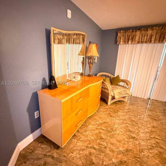 Photo - 17801 N Bay Rd Unit 206