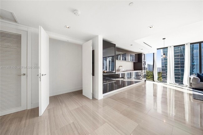 Photo - 1451 Brickell Ave Unit 1406