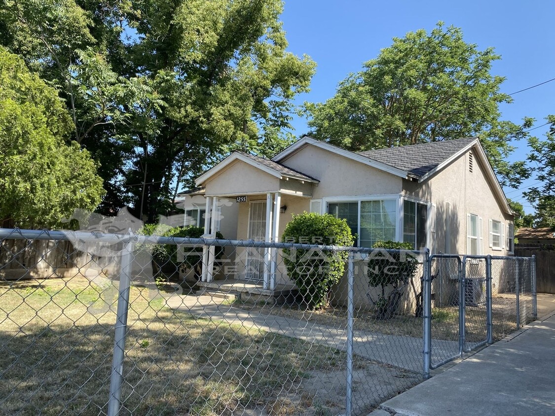 Cute 2 Bedroom/ 1 bathroom home - Cute 2 Bedroom/ 1 bathroom home