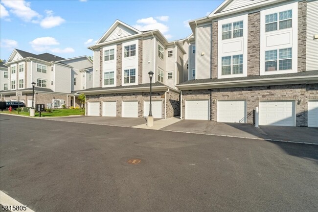 Building Photo - 33 Veterans Wy