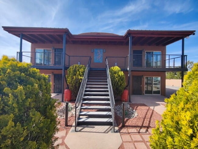 Building Photo - 1307 Rufina Ln Unit 2