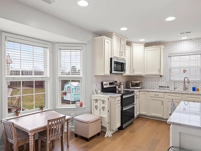 Photo - 302 Belvedere Dr