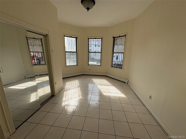 Building Photo - 104 Oak St Unit 1 Rental