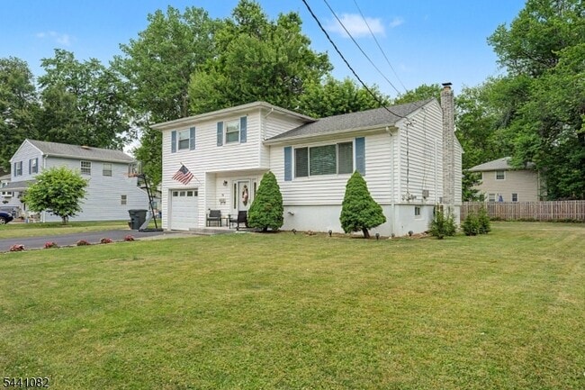 Photo - 23 Distler Ave