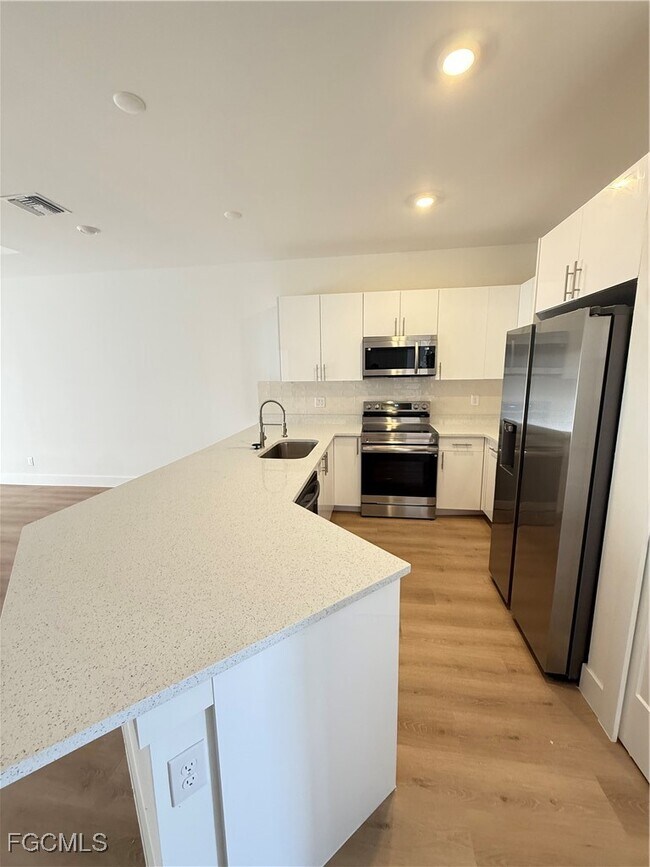 Photo - 4717 28th St SW