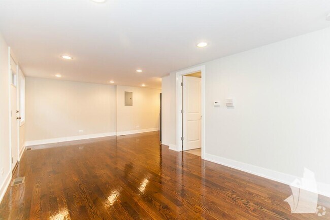 Building Photo - 2604 N Racine Ave Unit 1 Rental