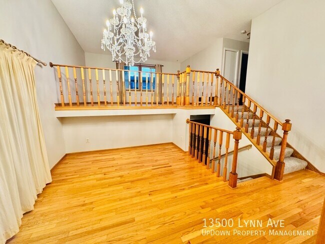 Photo - 13500 Lynn Ave