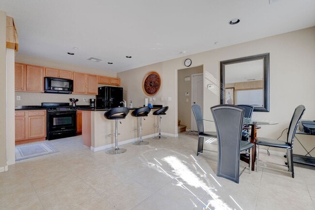 Photo - 7765 Floral Fabric Ct