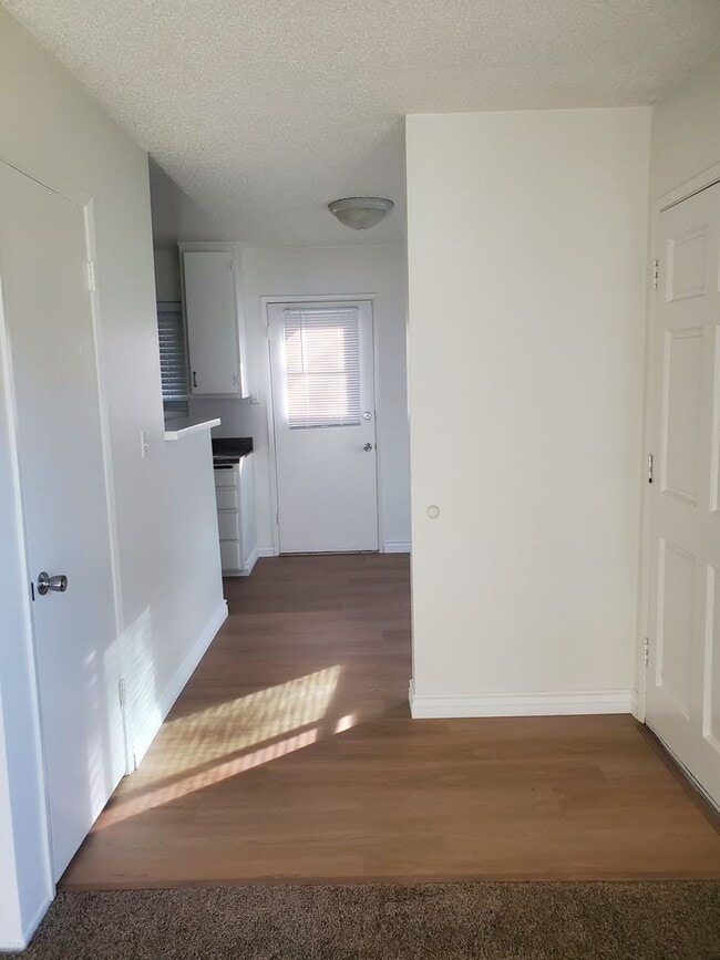 Photo - 416 E Oak St