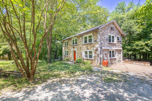 Photo - 511 Taylor Rd House