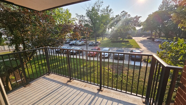 Balcony - 110 N Lincoln Ln Unit 2C