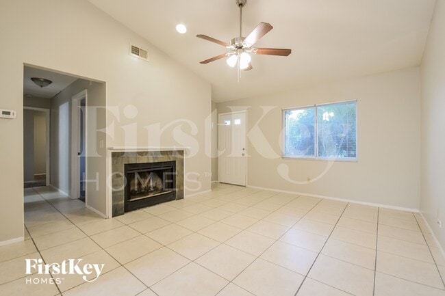 Photo - 142 Cranfield Ct