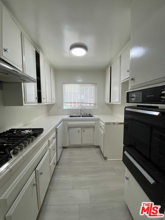 Photo - 2332 S Beverly Glen Blvd Apartment Unit 3
