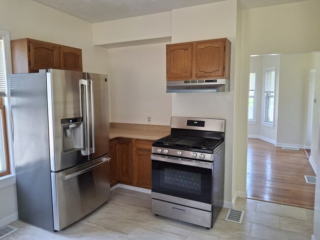 Building Photo - 80 Pemberton Rd Unit 2 Rental