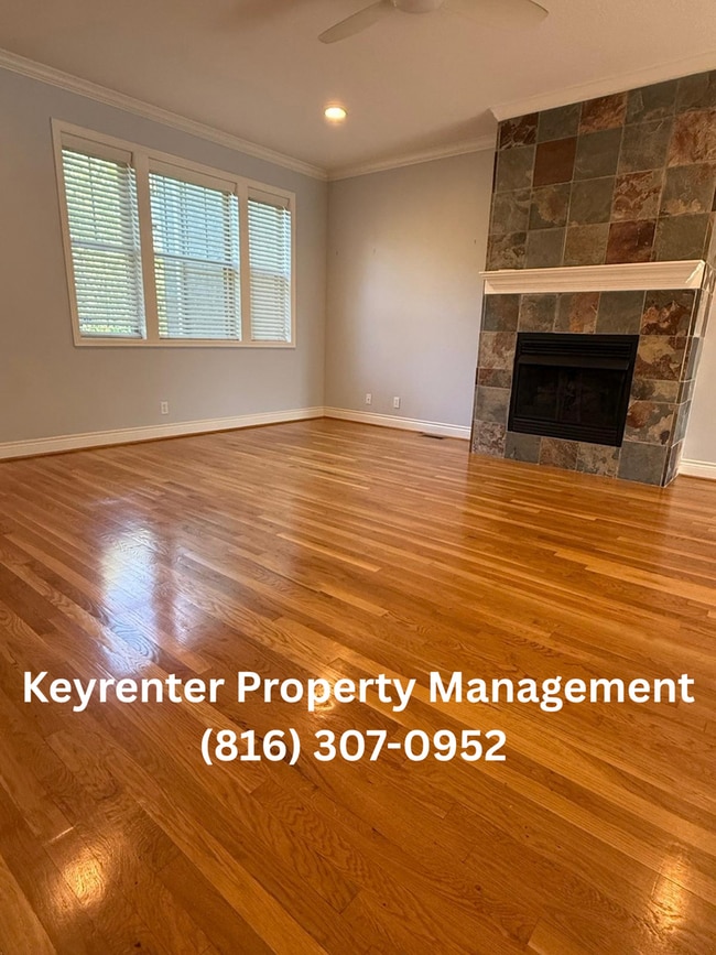 Photo - 207 W 34th St