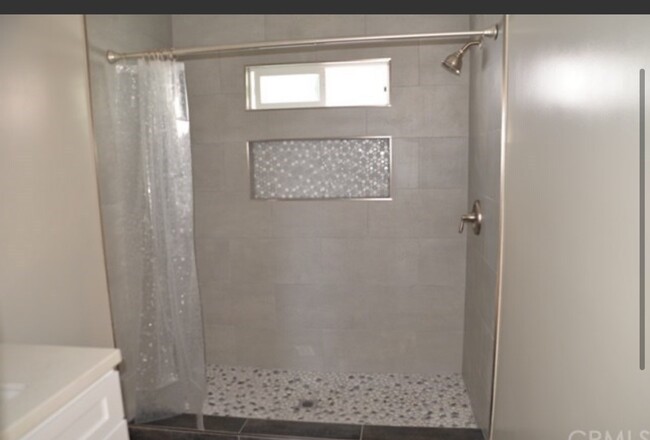 Remodeled Batroom - 820 9th St Apartments Unit Hermosa Duplex