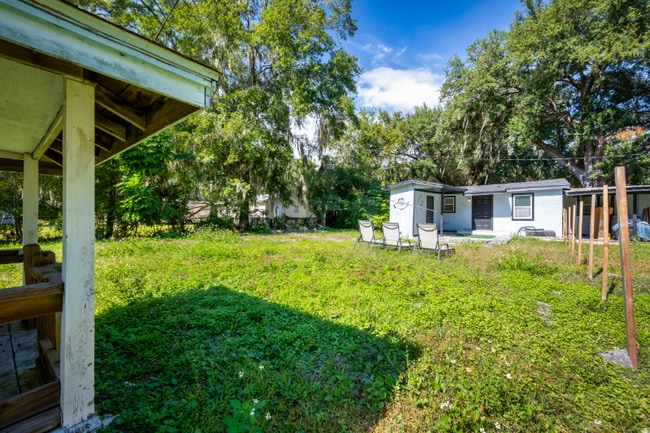 Photo - 304 Bernard Rd