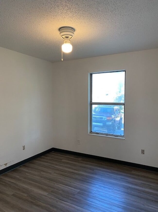 Photo - Great Duplex in North Springfield