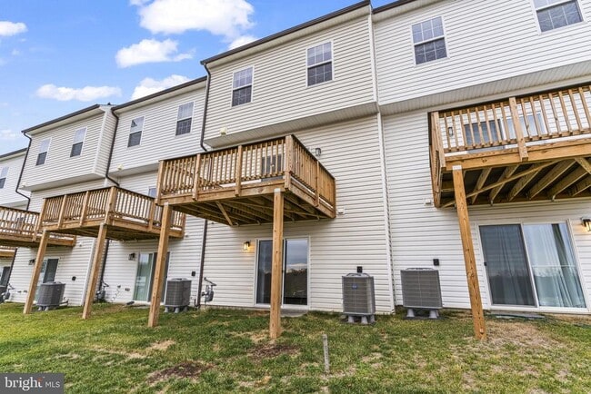 Photo - 7533 Golden Halls Ter