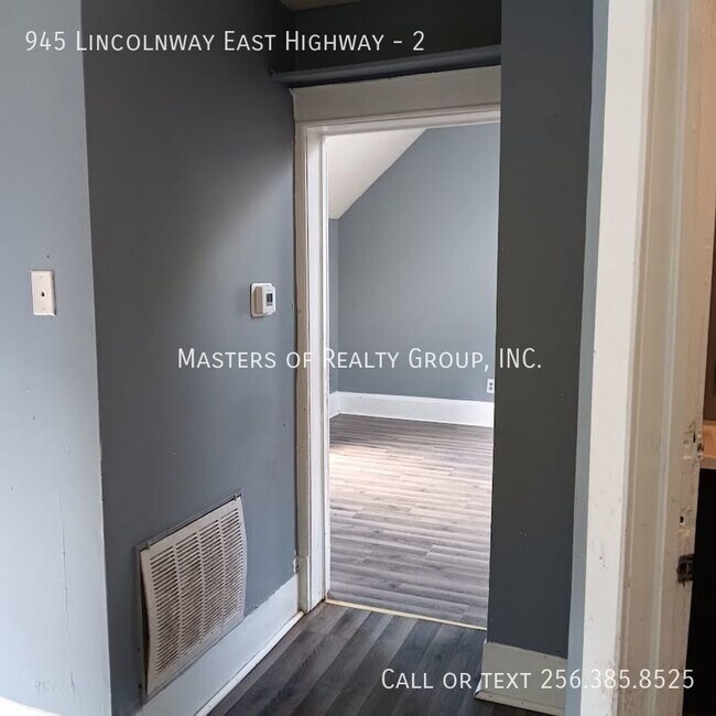 Photo - Renovated 2 bedroom/1 bathroom in Mishawak... Unit 2