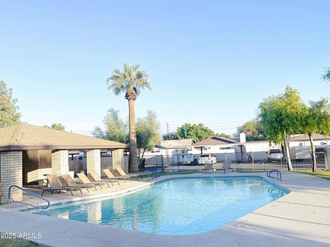 Building Photo - 826 W Laguna Dr Rental