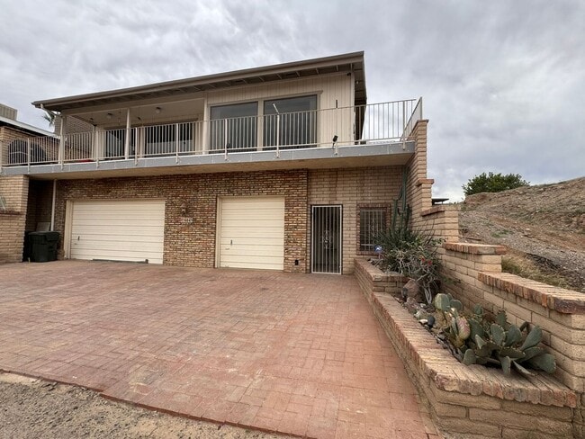 Photo - 3Br 3Ba House with Pool Across- RIVERFRONT with Balcony Observation Deck