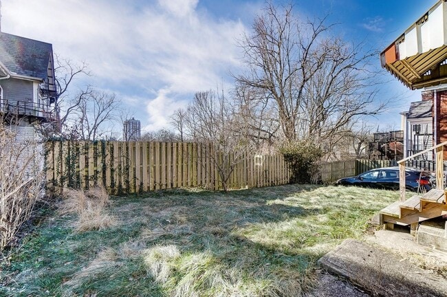 Photo - 985 Windsor St Unit 985