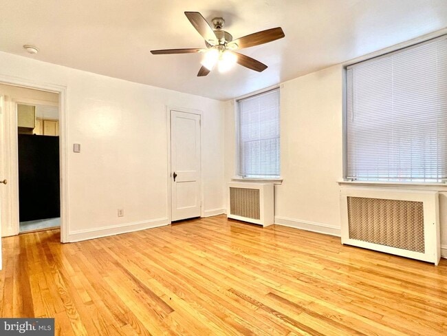 Photo - 30 S 22nd St