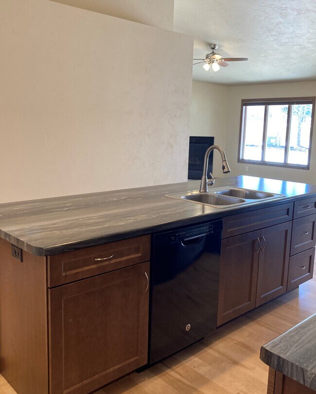 Photo - 811 S Mill St