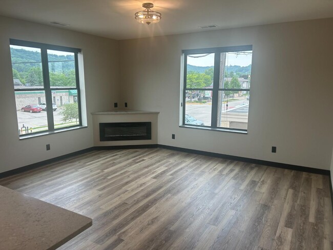 Photo - 31 S Walnut St