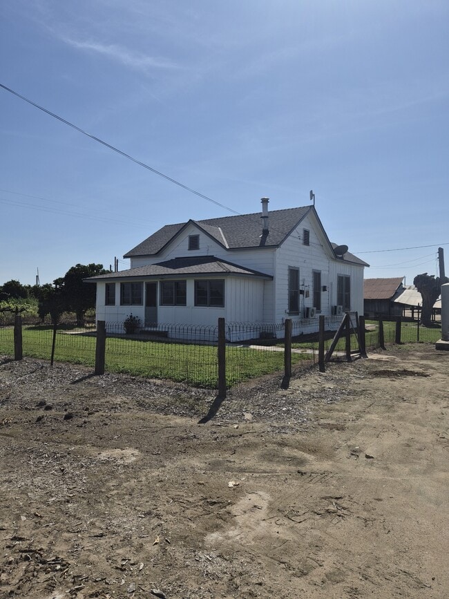 Photo - 10395 Avenue 384