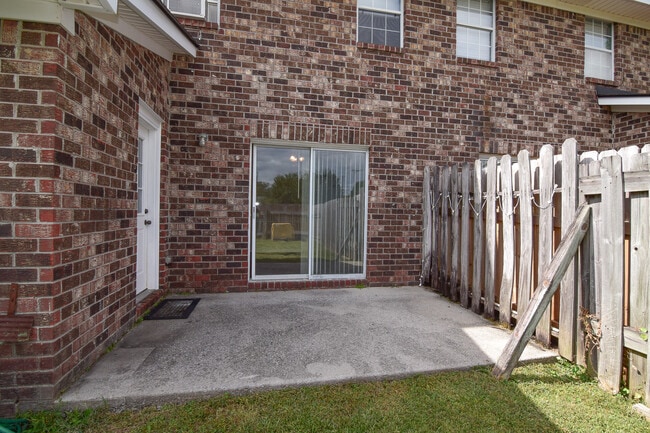 Photo - 105 Sandlewood Dr