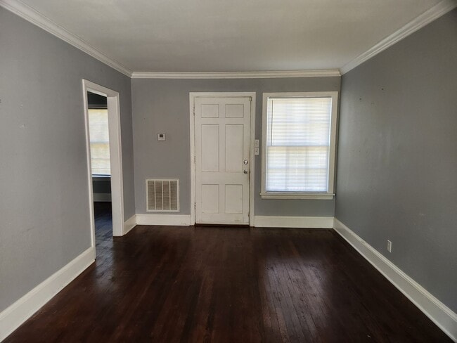 Photo - 215 E Washington St