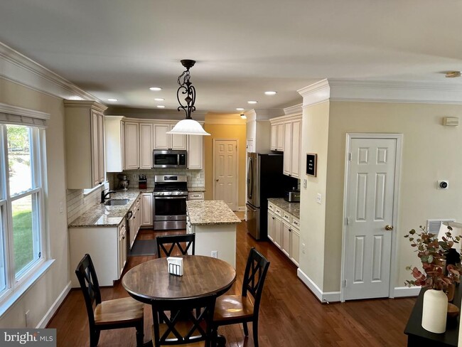 Photo - 46812 Backwater Dr