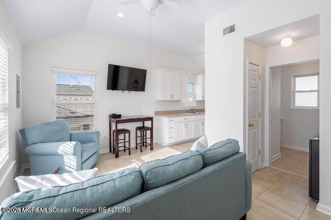 109 W Pompano Way