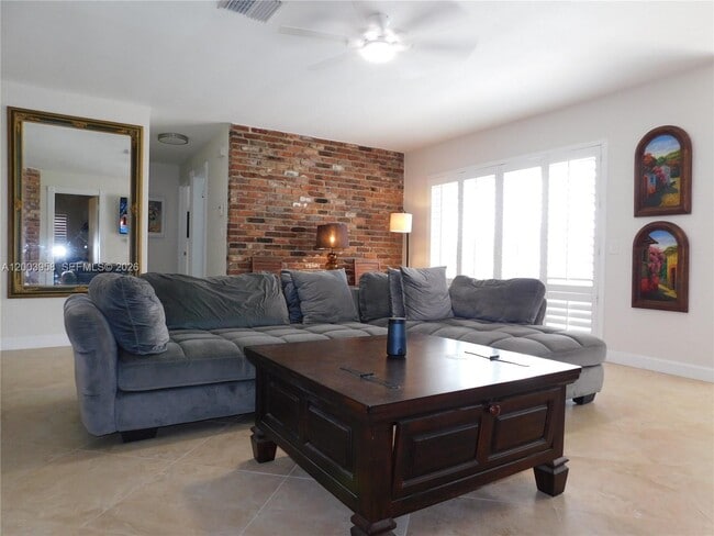 Photo - 108 NE 30th St