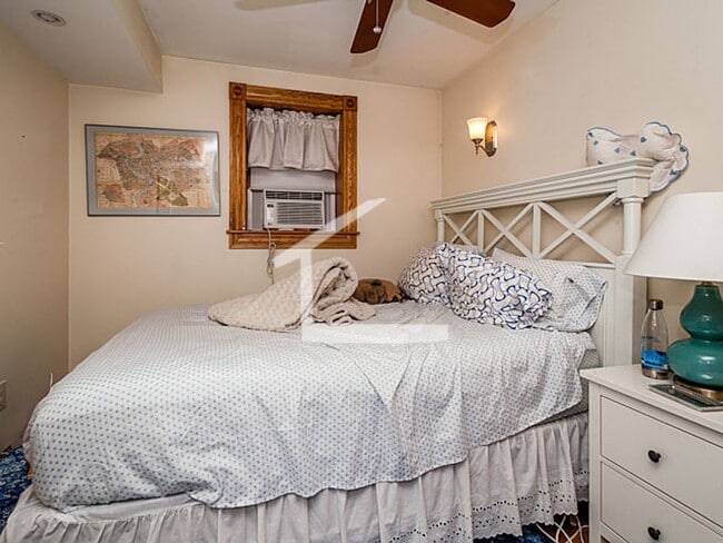 Photo - Nicely renovated, pet friendly 2 bed in the heart of Beacon Hill.