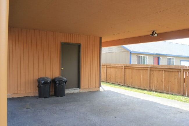 Photo - 1304 N Brooklane St Unidad 1