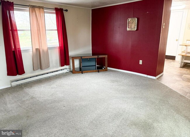 Photo - 213 W Chapline St