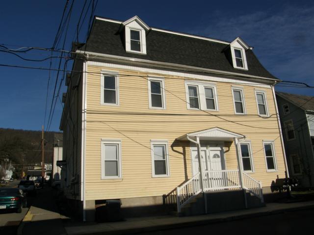 Photo - 631 Pen Argyl St Apartment Unit 3