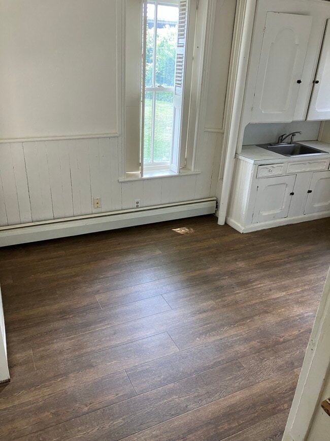 Photo - 228 W Franklin St Unit 1 BR, 1BA $975 (utilities included) Topton Pa