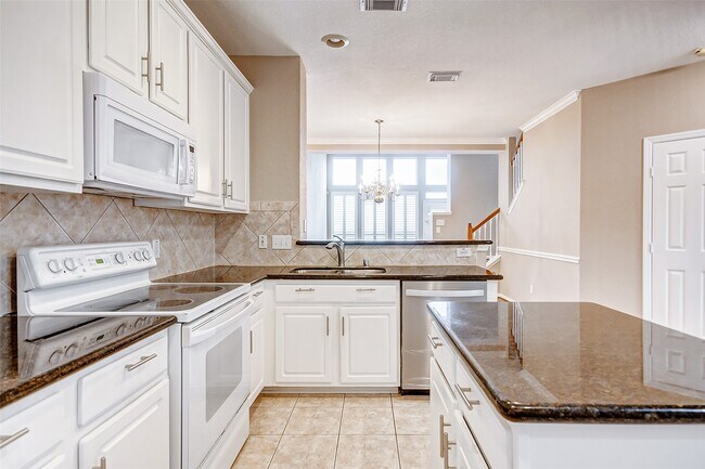 Photo - 2022 Ridge Wood Ln