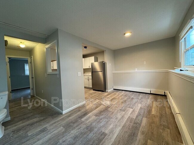 Photo - 235 Weeden St Unit 2