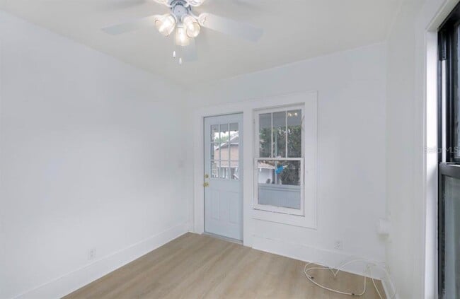 Photo - 622 7th Ave N