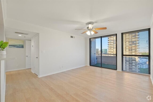 Building Photo - 3525 Sage Rd Unit 1705 Rental
