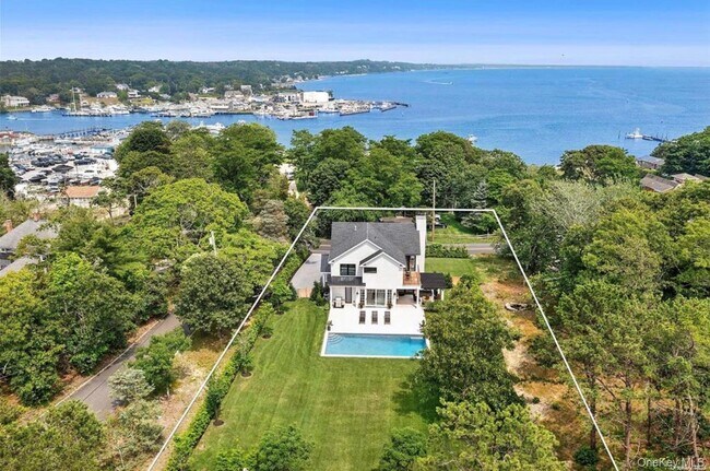 28 Canoe Place Rd